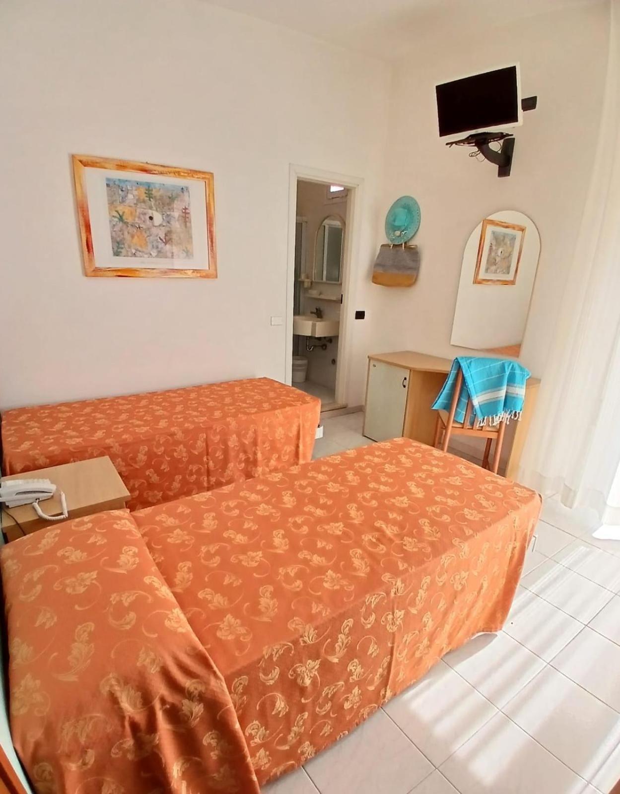 Garden Hotel 3*